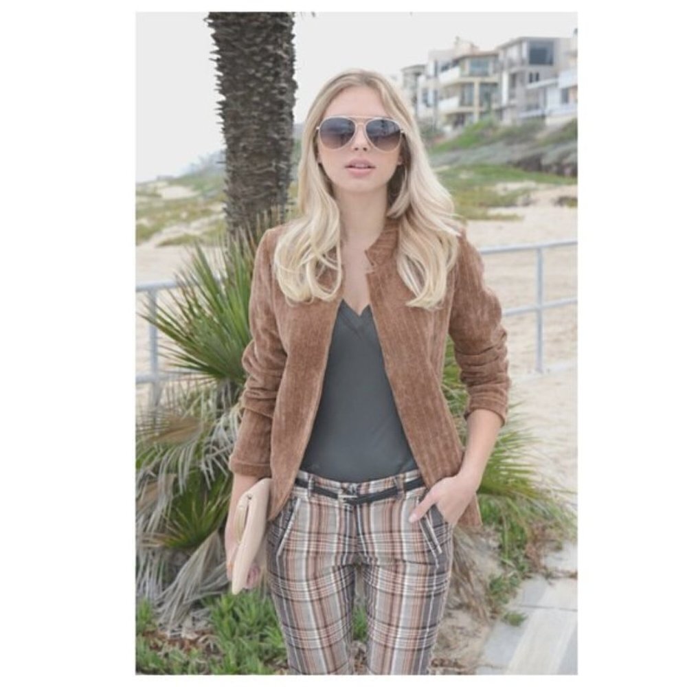 Textured Raw hem camel color blazer jacket Large